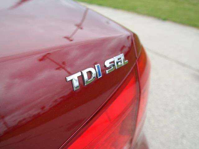 2015 Volkswagen Passat TDI SEL Premium 4dr Sedan 6A